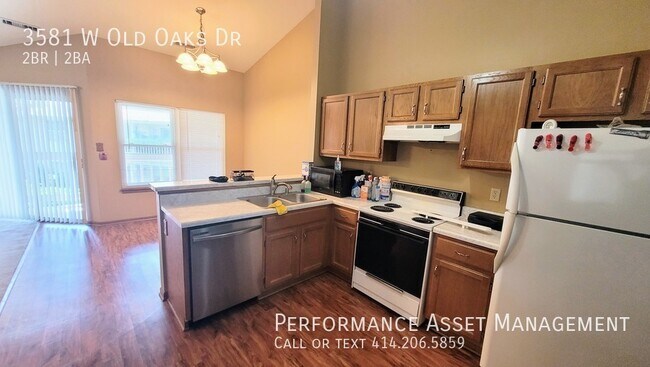 Building Photo - 2 Bedroom Condo