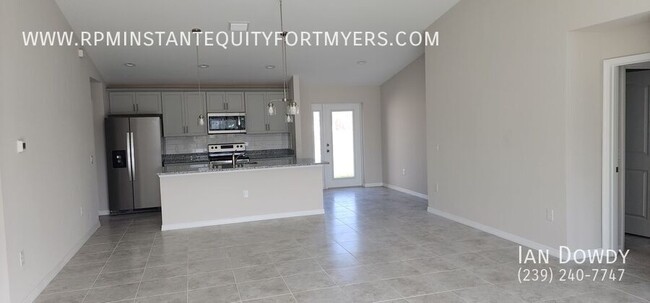 Building Photo - lovely newly built  4 bedroom 2 bath water...