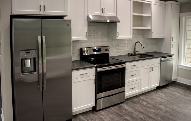 Spacious Kitchen - 4401 SE Henderson St