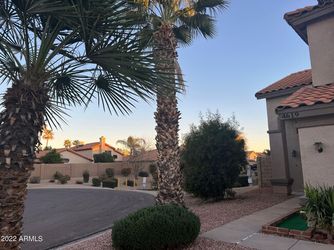 Foto del edificio - 4619 E St John Rd