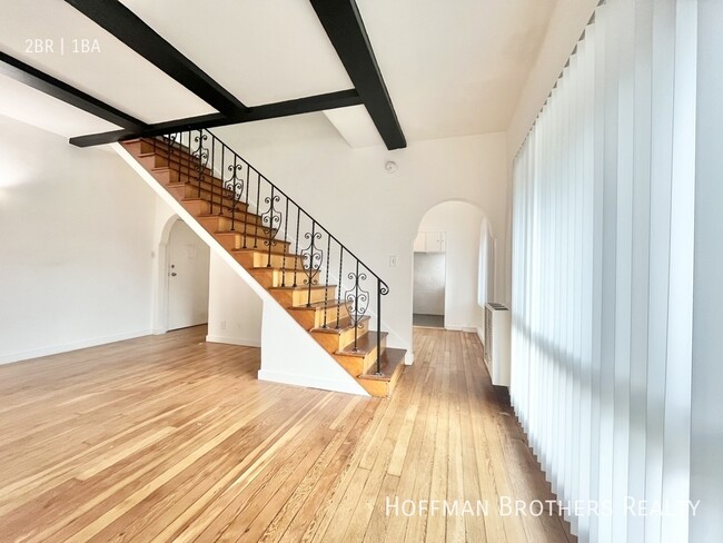 Building Photo - 1801 N Kingsley Dr