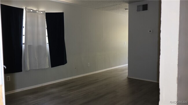 Foto del edificio - 623 NE 9th St