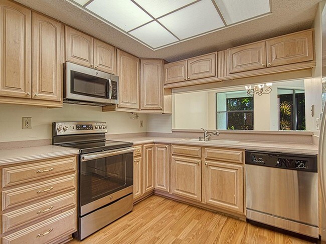 Building Photo - 5270 SE Seascape Way