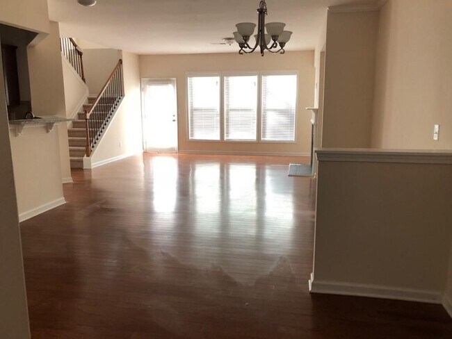 Foto del edificio - 2100 Greencrest Cir