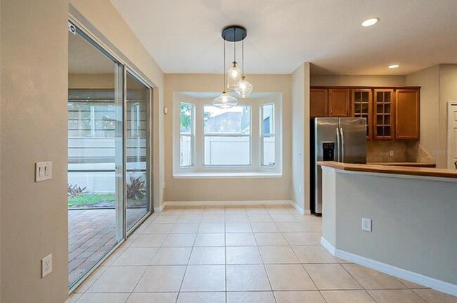 Foto del edificio - Spacious 3/2 with enclosed office and fence enclosed yard!