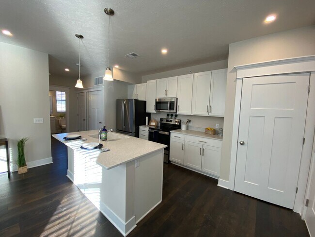 Building Photo - New 1 Bedroom 1 Bathroom Ground Floor Corner Unit in Ralston