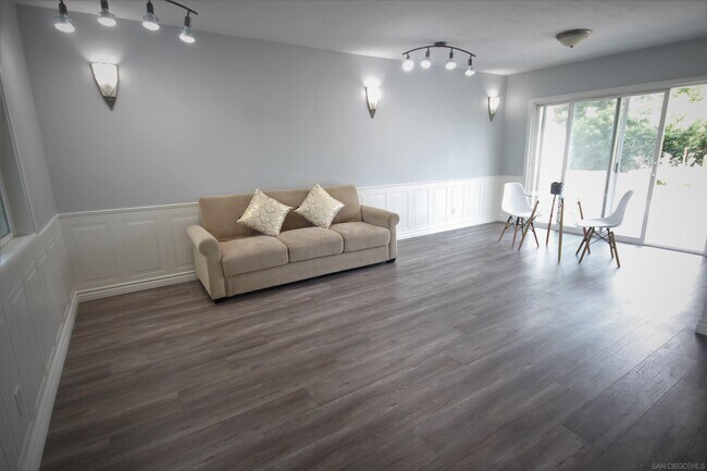 Foto del edificio - 528 Highlander Dr