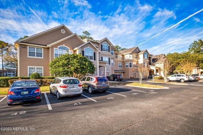 Building Photo - 13810 Sutton Park Dr N