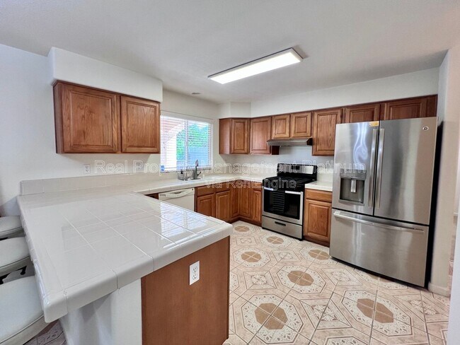 Foto del edificio - 5460 W Ashcroft Ave