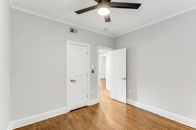 Photo - 6600 Lincoln Dr Apartment