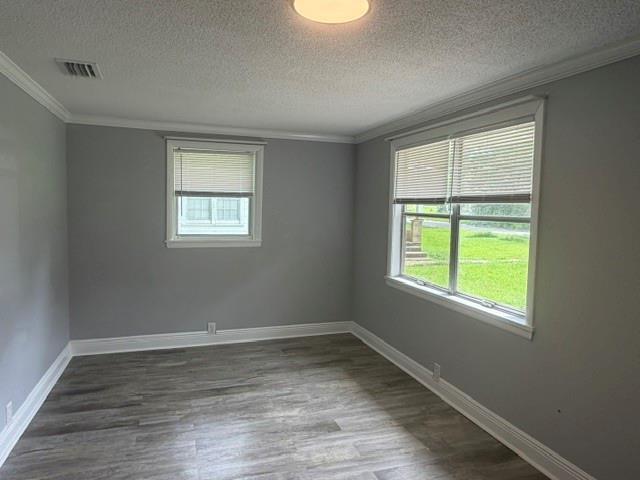 Foto del edificio - 10375 Freeland Ave