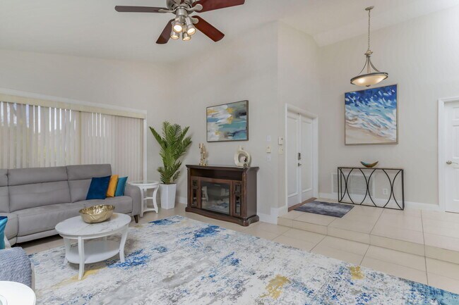 Foto del edificio - 7572 Silver Woods Ct
