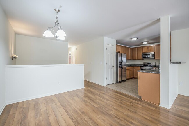 Foto del edificio - 120 W Oakbrook Dr