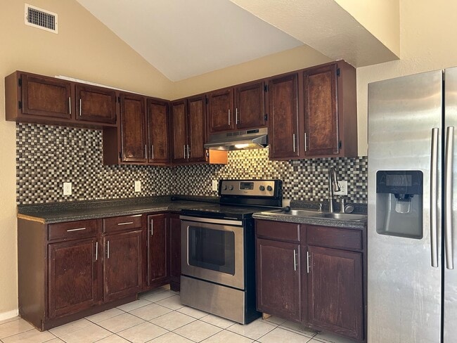 Foto del edificio - 8623 Oakridge Loop