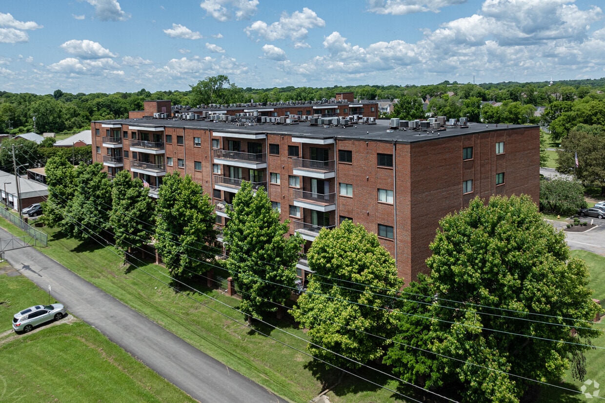 Building Photo - Hickory Bay Condominiums