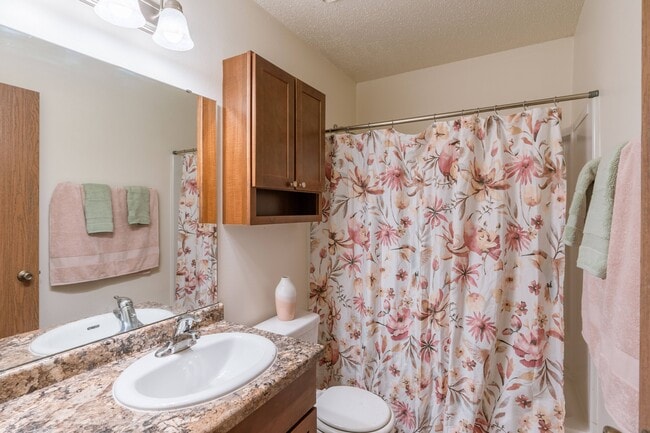 Fargo, ND Parkwood | Bathroom - Parkwood East & West