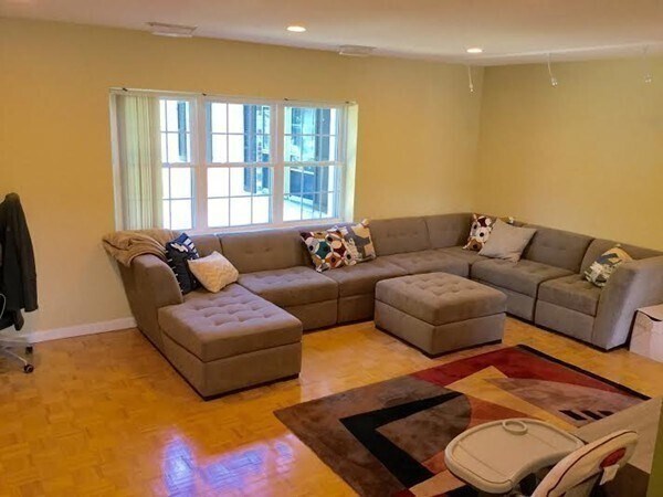 Foto principal - 153 Lake Shore Rd