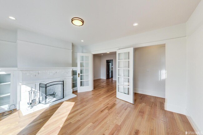 Building Photo - 206 Harold Ave