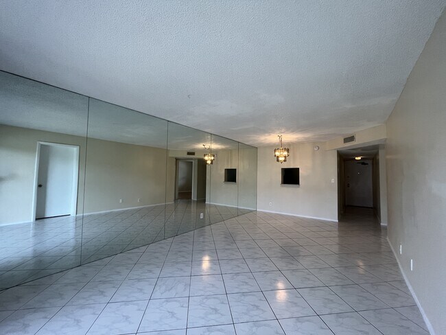 Photo - 8051 S Colony Cir Townhome