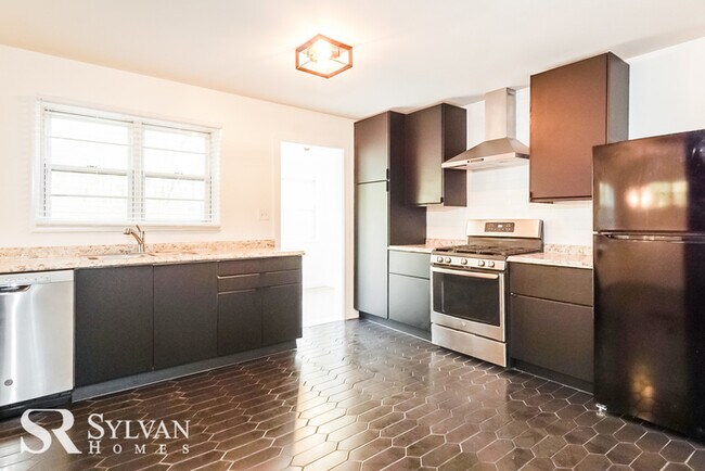 Building Photo - Charming 3BR in Birmingham!