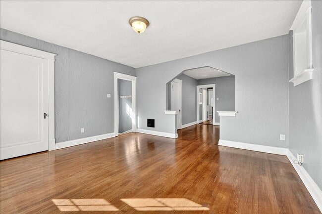 Building Photo - 5505 Rhodes Ave