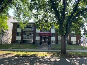 Building Photo - Princeton Manor