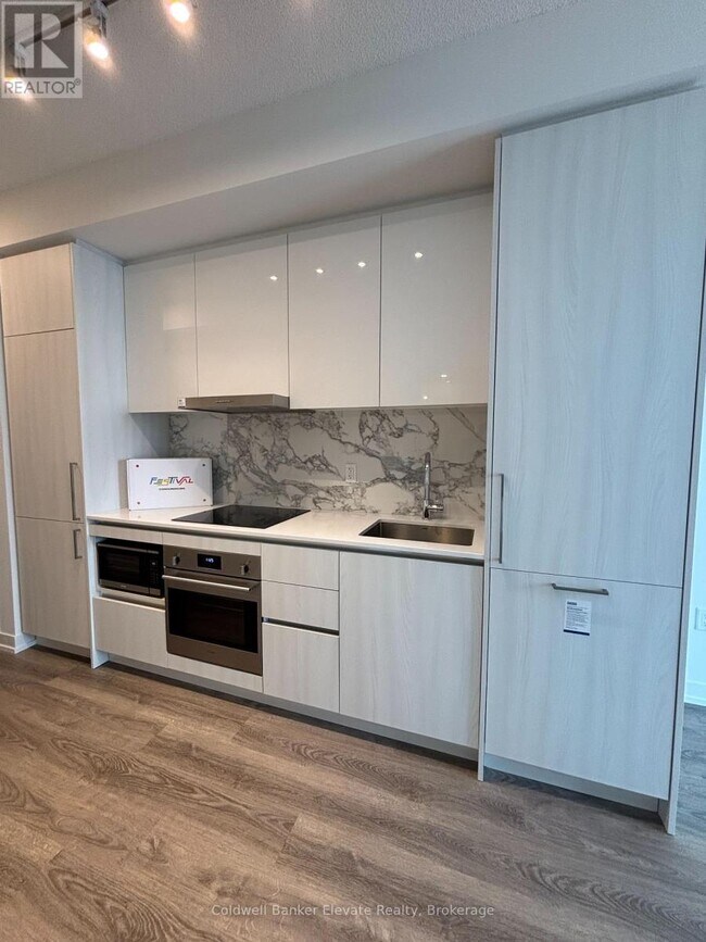 Building Photo - 195 Commerce St