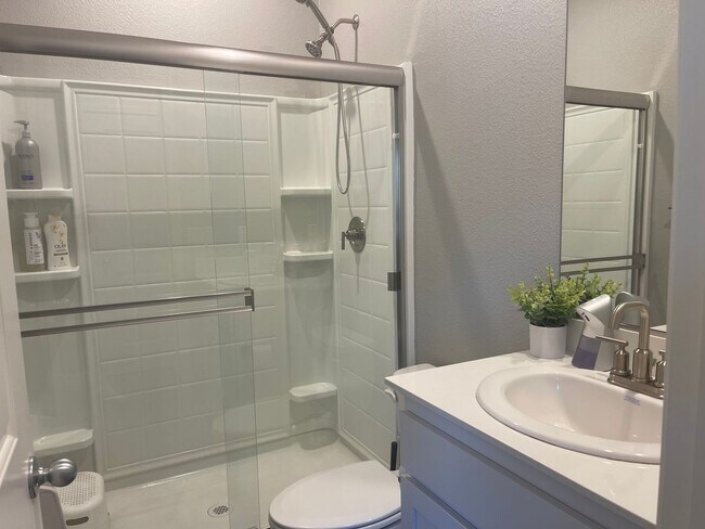 Foto del edificio - Wonderful Brand New Home