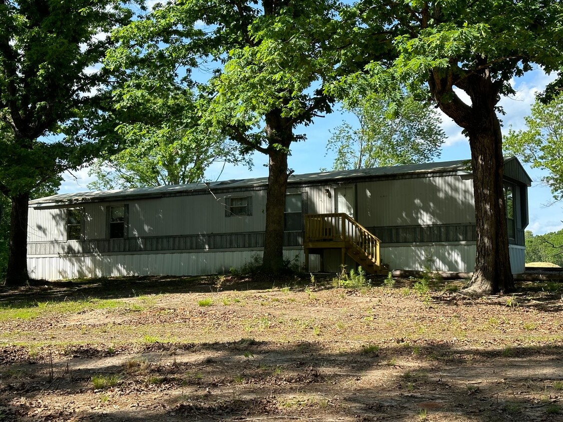 Primary Photo - 2-Bedroom Home on Francisco Road