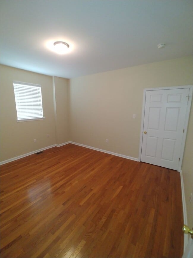 Building Photo - 2520 S Iseminger St