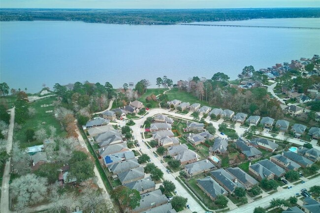 Building Photo - 8615 Cres Valley Ln