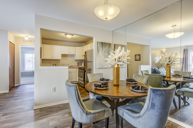 Oaks at Hampton Apartments Apartments - Rochester Hills, MI ...