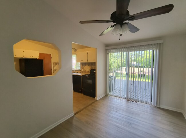 Building Photo - 3098 Trentwood Rd