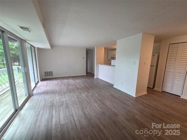 Foto del edificio - 9405 Old Concord Rd