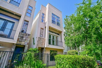 Building Photo - 5108 Lillian St