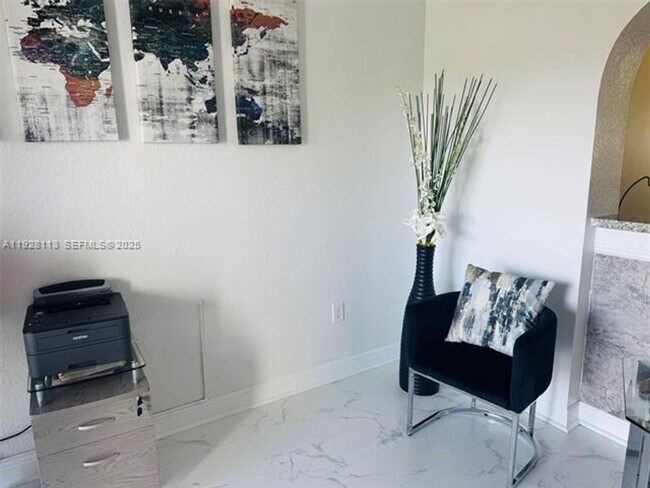 Foto del edificio - 10700 NW 66th St