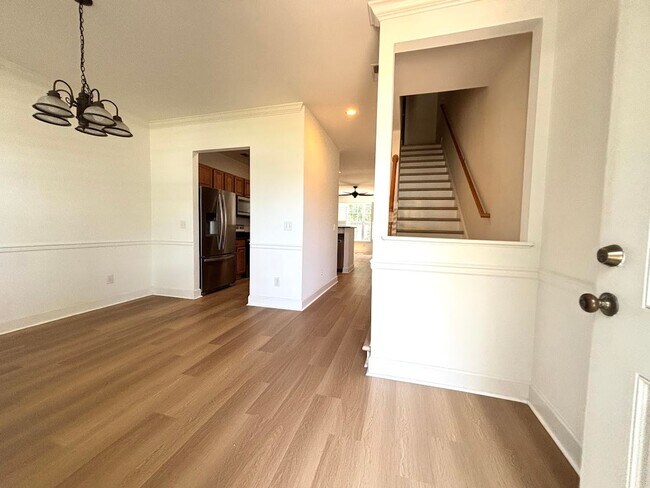 Foto del edificio - Beautiful 3-Bedroom, 3.5-Bath Townhome in ...