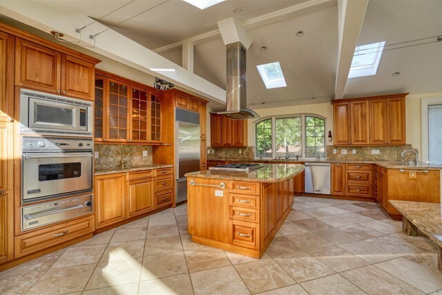 Building Photo - 5810 Soledad Mountain Rd