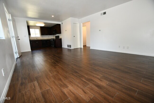 Building Photo - 2604 Sextant Ave