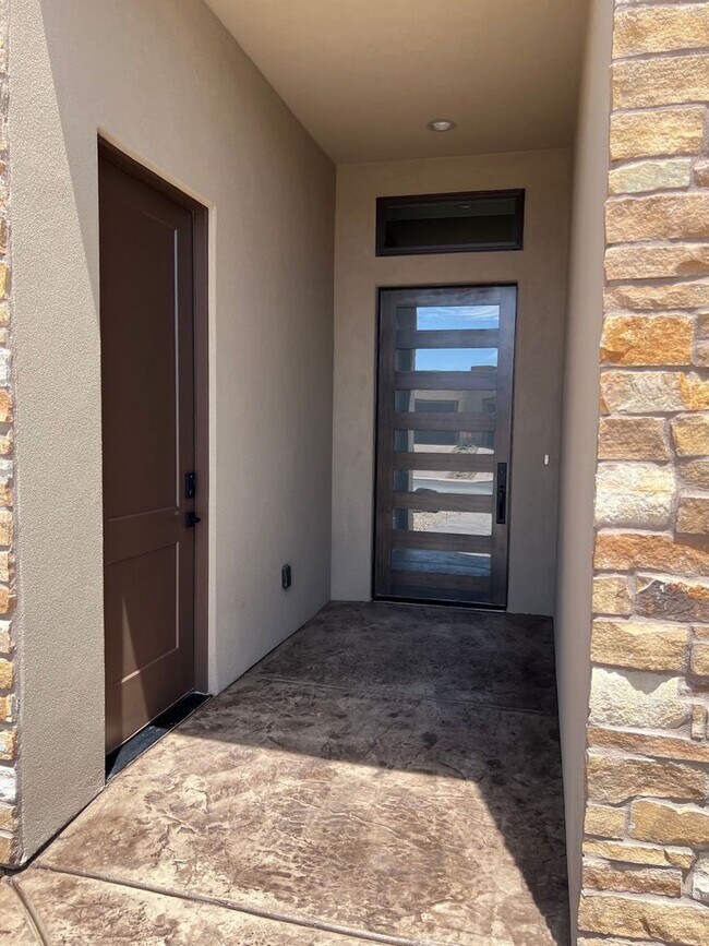Foto del edificio - Beautiful 4 Bedroom, 4 Bathroom Home in The Dunes at Sand Hollow Resort