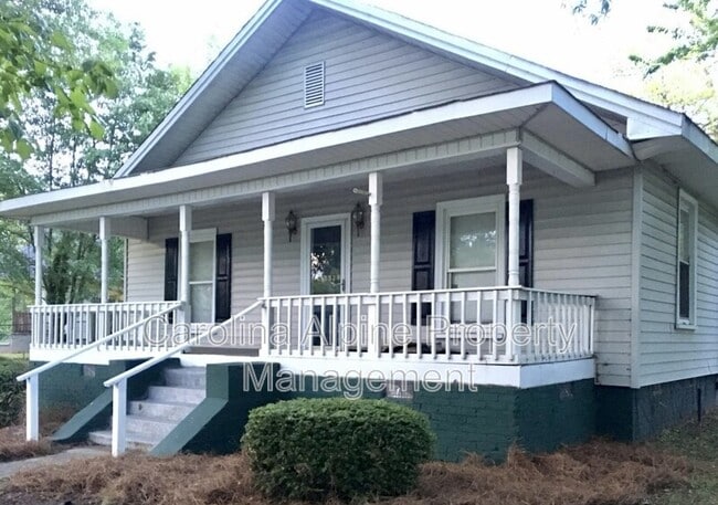 Building Photo - 2528 Myers St