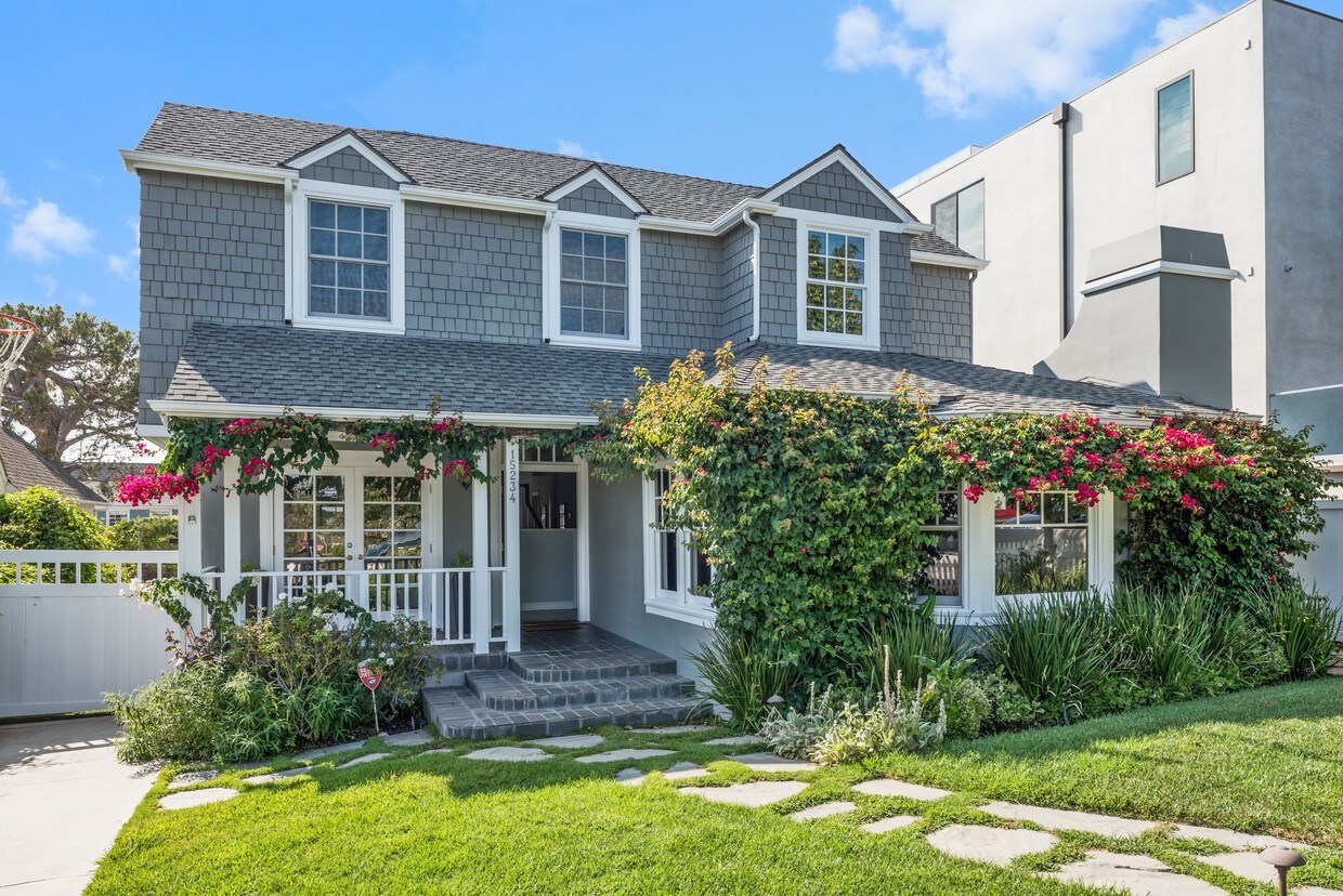 Primary Photo - 15234 Friends St