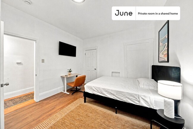 Building Photo - Room in Shared 7 bed/2 bath home in Allston