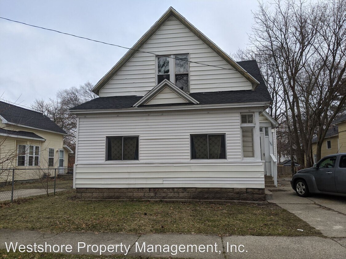 Primary Photo - 180 McLaughlin Ave