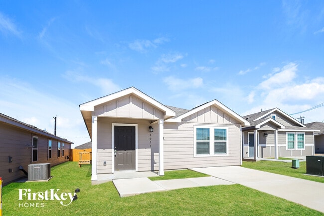 Foto del edificio - 8011 Nube Medina