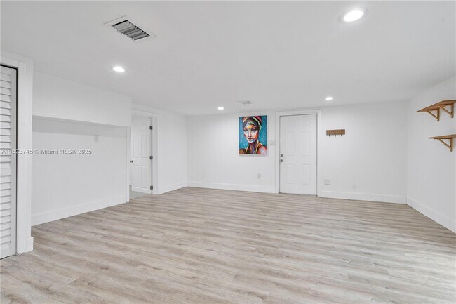 Foto del edificio - 7637 NW 17th Pl