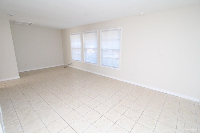 Building Photo - 6305 Banyan Dr