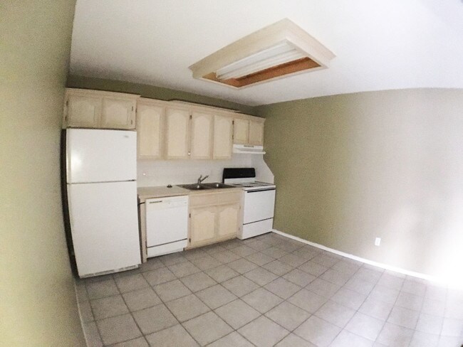 COMEDOR Y COCINA - 4307 W La Guardia Ln