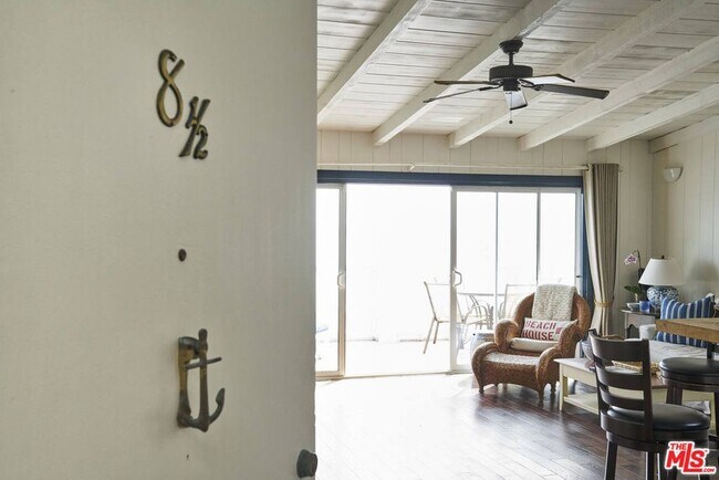 Foto del edificio - 25408 Malibu Rd
