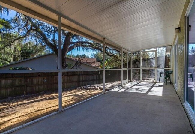 Foto del edificio - 7413 Savannah Ln